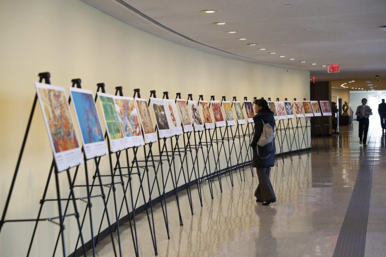 Karya seni naga pelajar universiti Malaysia dipamerkan di ibu pejabat PBB, New York