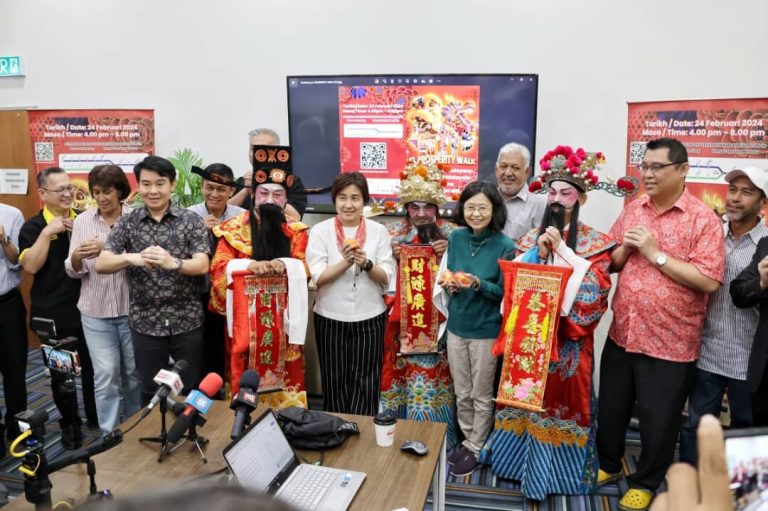 KL Prosperity Walk kembali kali ketiga, lebih meriah dengan tarian naga dan singa