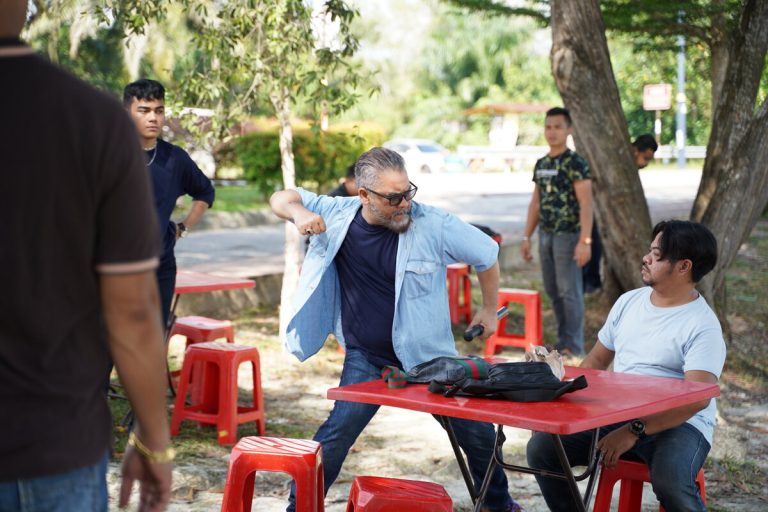 Kisah perseteruan antara Luka dan Bono, ‘Rebel: Berontak untuk Berotak’ filem aksi arahan pertama Awie
