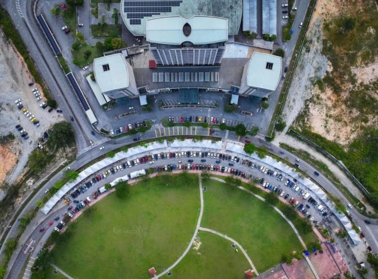 Bazar Ramadan di Bulatan Sultan Azlan Shah terpanjang di Perak