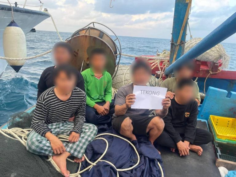 Ceroboh perairan negara, bot nelayan asing warga Vietnam ditahan