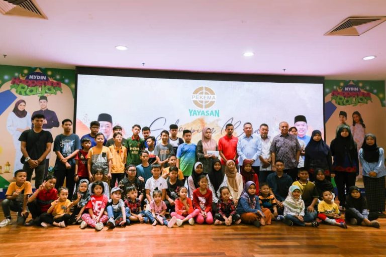 Santuni anak-anak asnaf dan tahfiz, Yayasan PEKEMA belanja kelengkapan raya