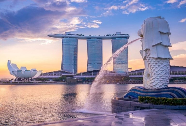 Singapura kekal negara paling bahagia di Asia