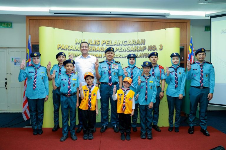 Selepas 63 tahun, Persekutuan Pengakap Malaysia perkenal pakaian seragam baharu