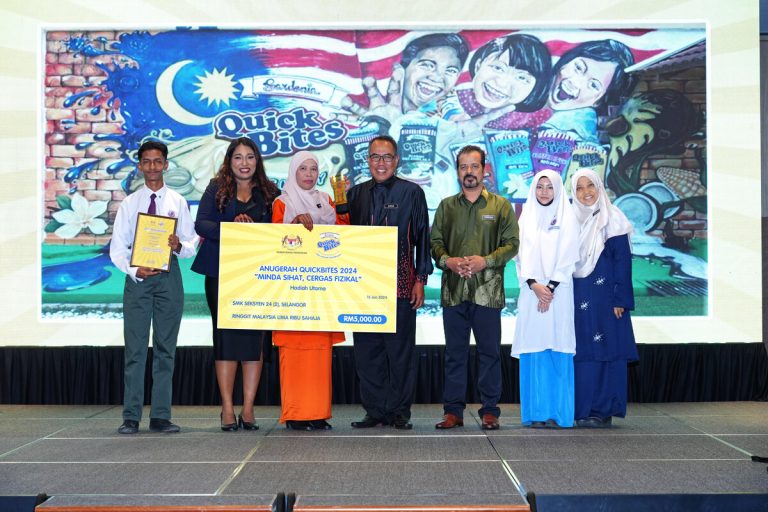 Karya seni mural QuickBites terima pengiktirafan The Malaysia Book of Records