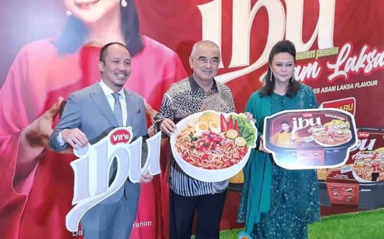 VIT’S beri sumbangan kepada Karyawan, kolaborasi dengan Khadijah Ibrahim lancar produk terbaharu ‘Ramen Asam Laksa Ibu’ 