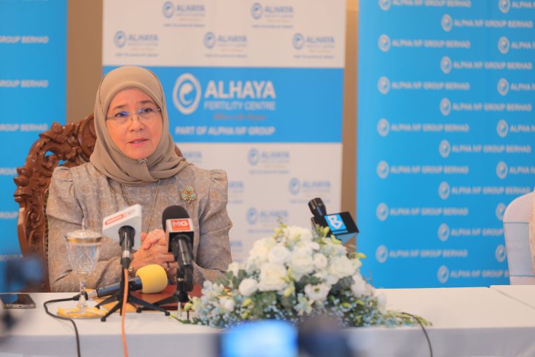 Siti Nurhaliza hampir hilang nyawa lahirkan Aafiyah – Tunku Azizah