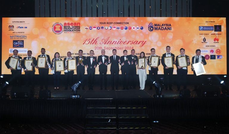 ARFF rai kecemerlangan dalam bidang rantaian runcit dan francais sempena ulang tahun penubuhan ke-15