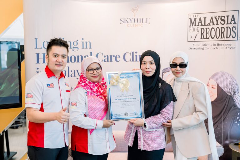 Skyhill Clinic terima pengiktirafan Malaysia Book of Records sebagai Klinik Paling Banyak Melakukan Pemeriksaan Hormon di Malaysia