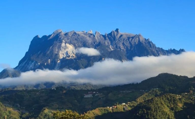 Taman-Taman Sabah beri amaran pendakian ke puncak Gunung Kinabalu