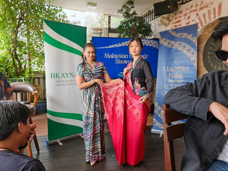 Bkay Nair meraikan warisan tekstil menerusi ‘6 Yards of Beauty (Sari) Batik’