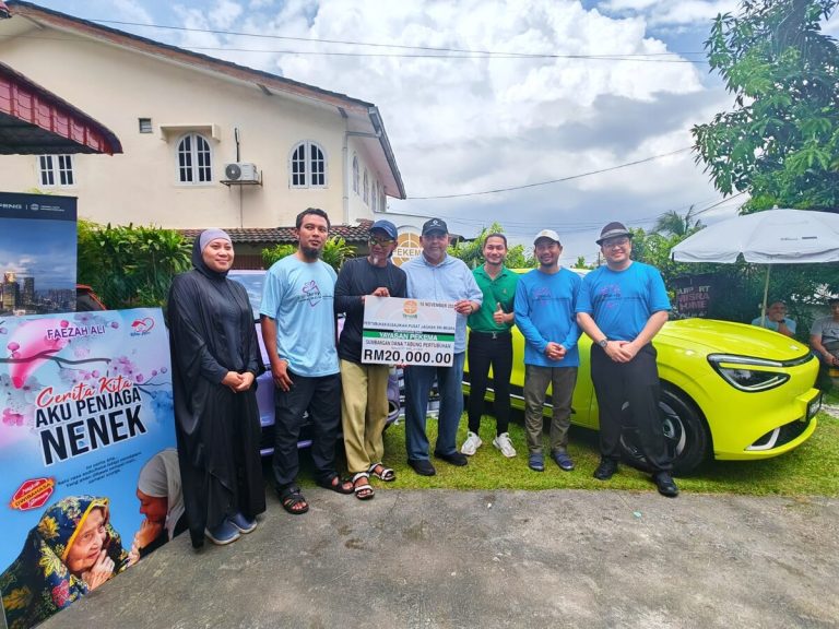 Yayasan PEKEMA sumbang lebih RM40,000 kepada rumah jagaan warga emas