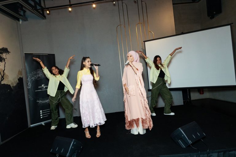 Dua ratu TikTok bergabung menerusi lagu Cacaca