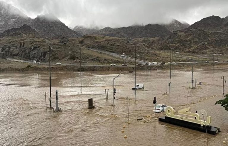 Banjir landa beberapa kawasan di Makkah