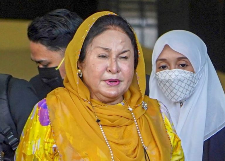 Fitnah ilmu hitam, rosmah tuntut RM1 juta