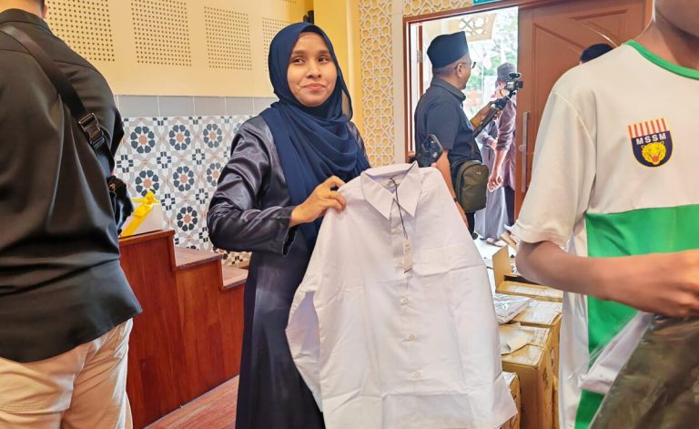 Program ‘Back to School’, Masjid Al Mukhlisin Alam Damai peruntuk RM9,000 bantu golongan asnaf