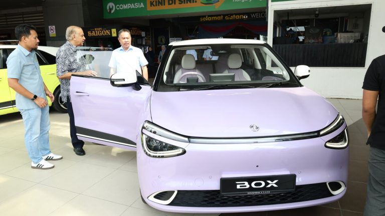 Dongfeng perkenal model EV baharu di Mydin USJ