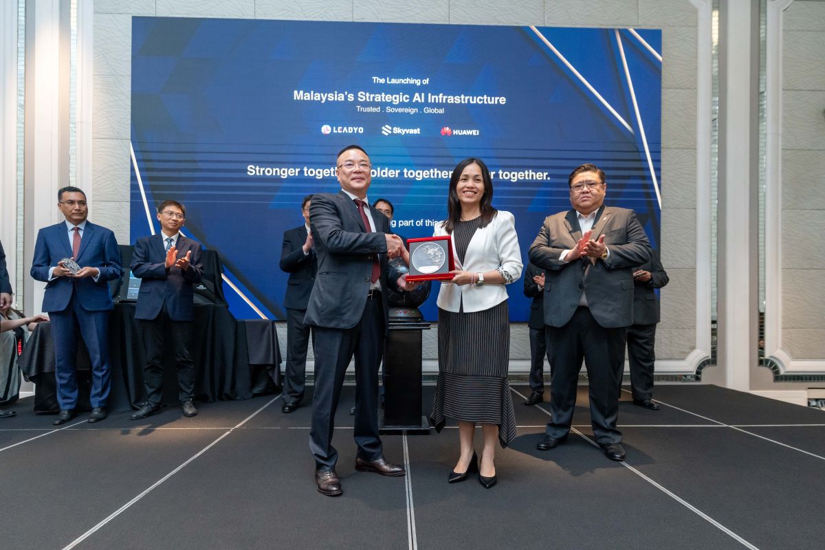 Projek Kolaborasi AI dan Wartawan untuk Penghasilan Kandungan Berkualiti