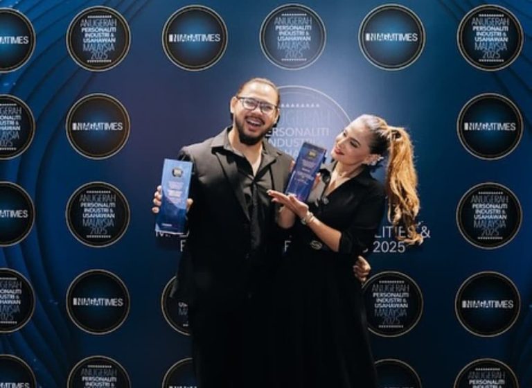 Reen Rahim buktikan kejayaan milik semua, terima Anugerah Usahawan & aktres dikagumi