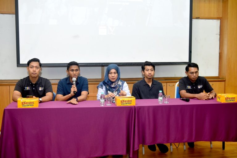 FSR UiTM Shah Alam perkenal sukan Flag Football dan Frisbee kepada pelajar sekolah di Terengganu