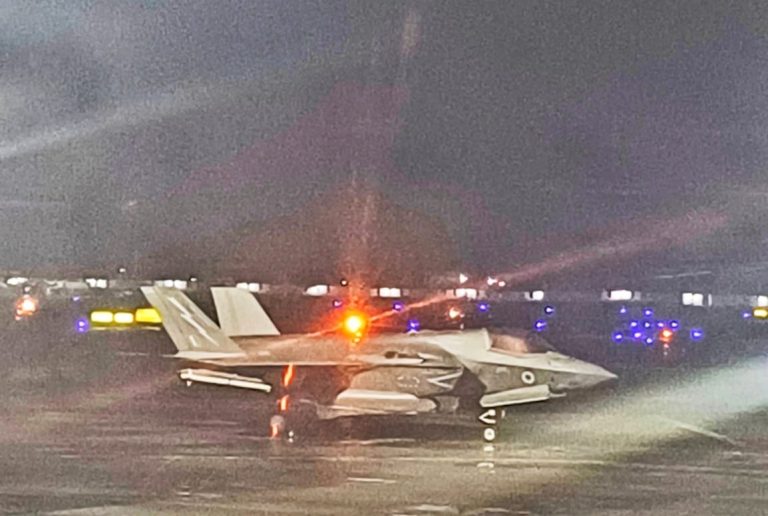 Jet pejuang F-35B Britain akhirnya berlepas dari India selepas lima minggu tersadai