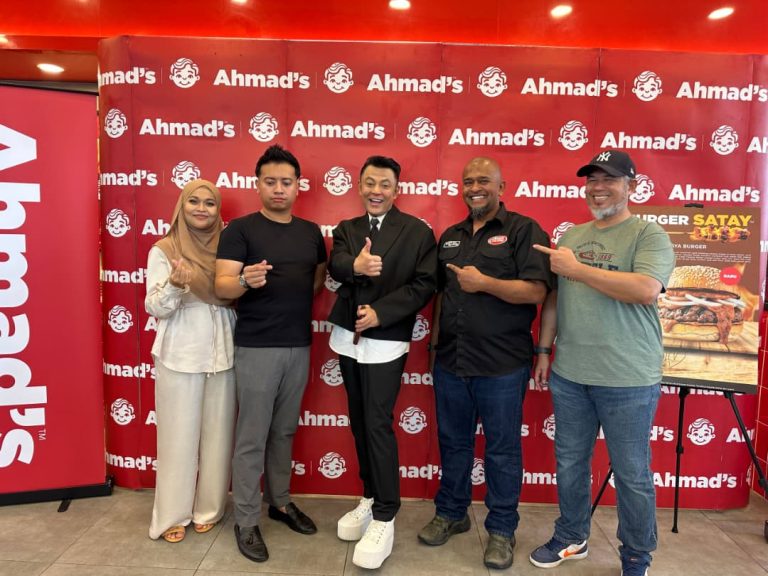 Ahmad’s Fried Chicken kukuhkan perniagaan dengan pembukaan cawangan ke-44 di Sepang