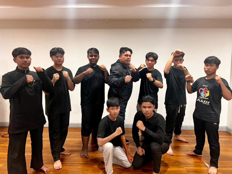 Teater ubah hidup anak Chow Kit, Cikgu Mohd Azam jadikan pentas Karmabakalala sekolah keberanian
