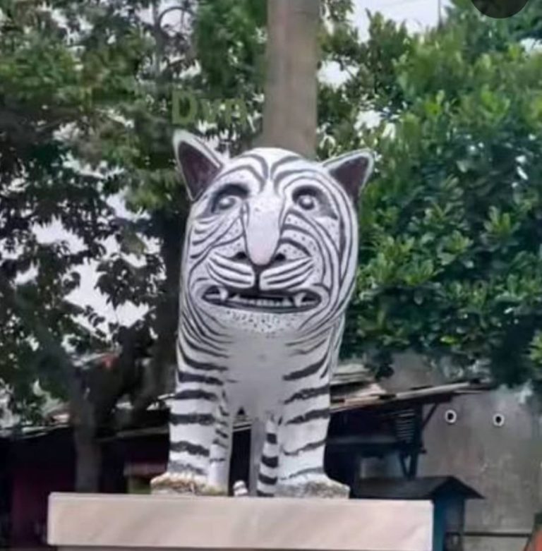 Patung Harimau Putih di Kediri tular, wajah lucu undang jenaka netizen