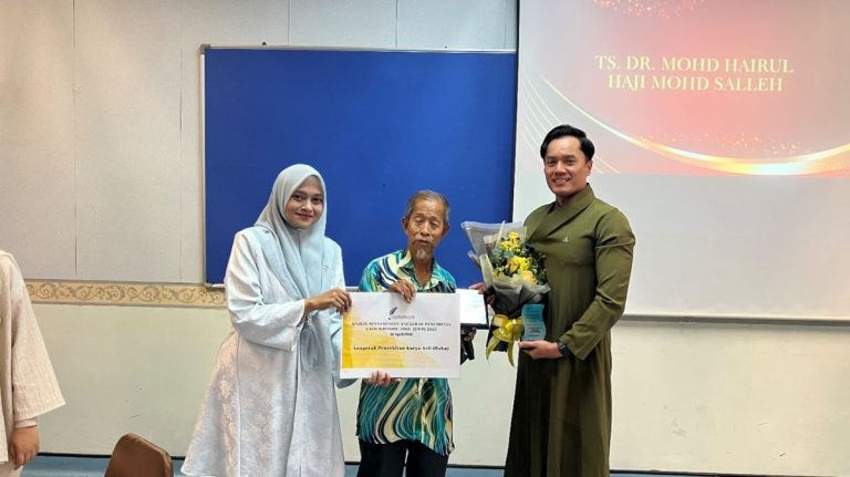 Penulis Malaysia menang dua anugerah antarabangsa & tempatan menerusi buku Konservasi Penyu dan Tuntung