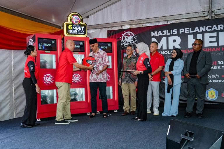Mr. Helmet dilancar di Malaysia: Mesin sanitasi helmet bunuh 99 peratus kuman