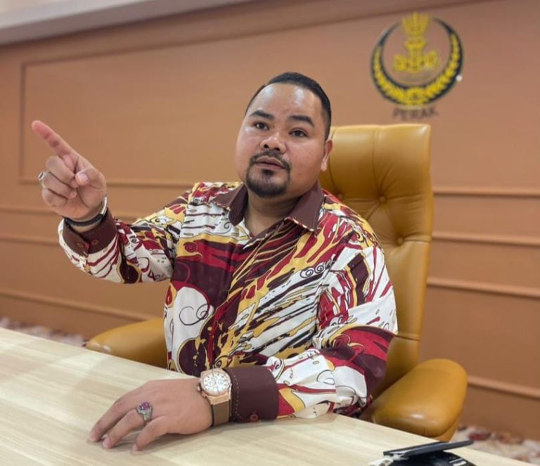 “Suci diri sebelum bicara integriti” – Fadhli Ismail tegur Azmin, persoal kepimpinan Bersatu