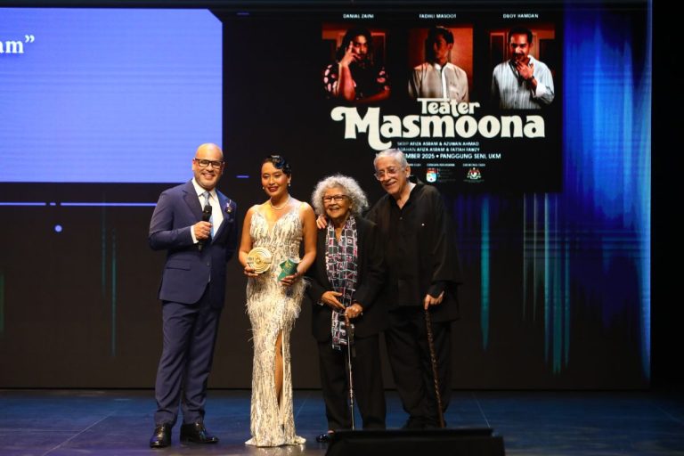 Nabila Huda raih trofi sulung di pentas teater, curi tumpuan di Anugerah Seni Cameronian BOH ke-21